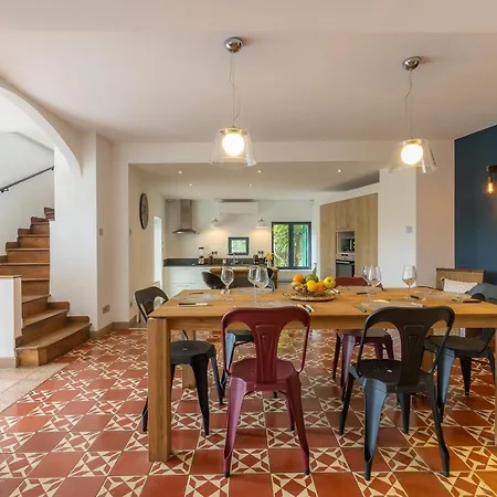 Sous Les Remparts La Maison Pimprenelle Βίλα Καρκασόν